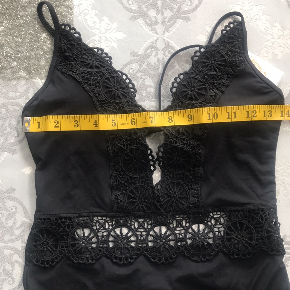 🎉HP🎉⭐️New Becca Muse Crochet One-Piece Swimsuit - Picture 11 of 12